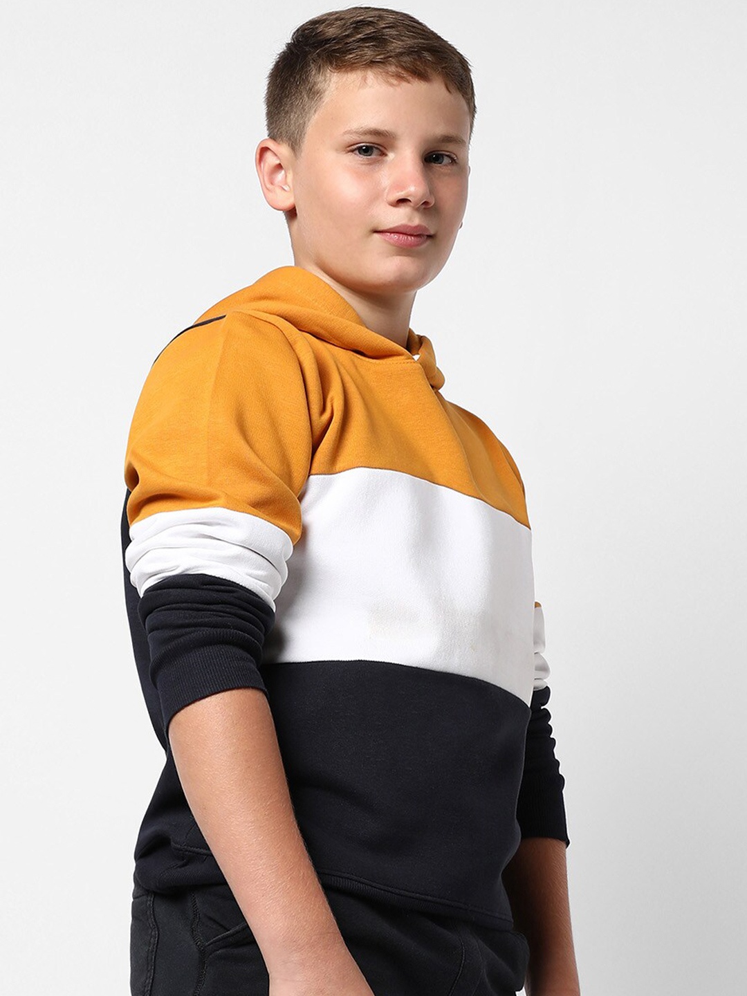 

Instafab Boys Colourblocked Hooded Pullover Cotton Sweatshirt, Black