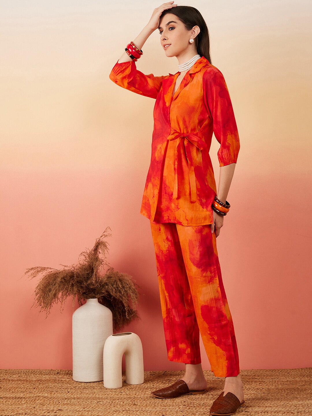 

Sangria Abstract Tie & Dye Shirt Collar Straight Kurta With Trouser, Orange