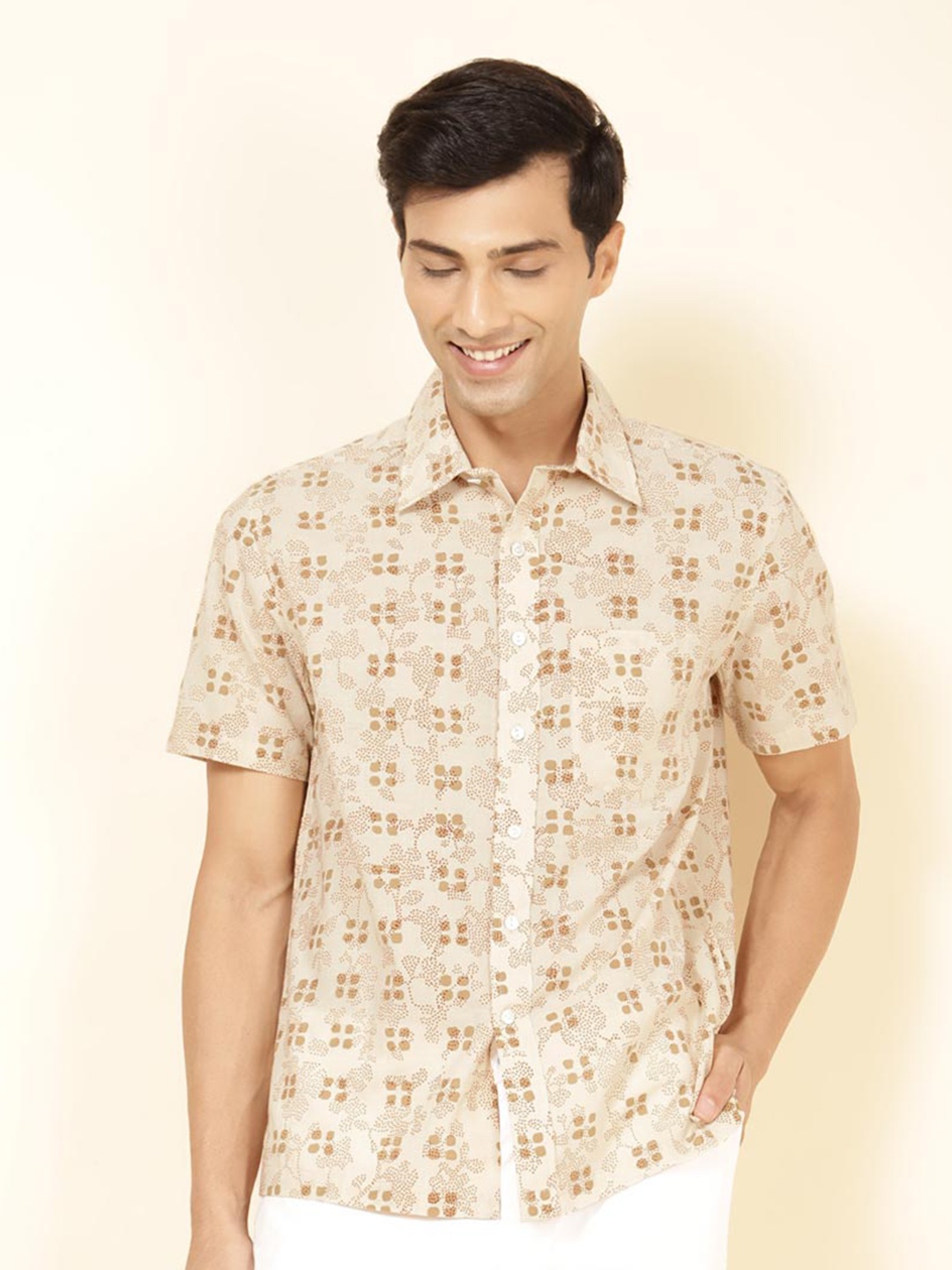 

Fabindia Floral Printed Spread Collar Cotton Casual Shirt, Off white