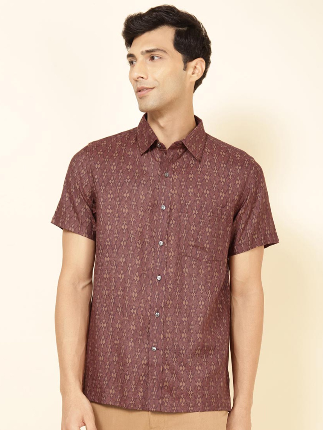 

Fabindia Geometric Printed Casual Shirt, Maroon