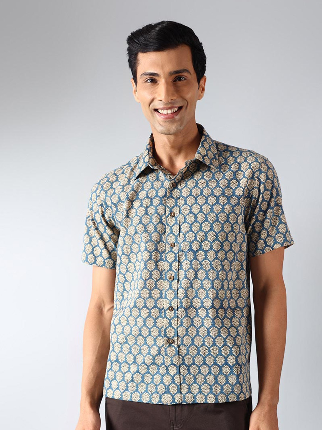 

Fabindia Floral Printed Spread Collar Cotton Casual Shirt, Blue