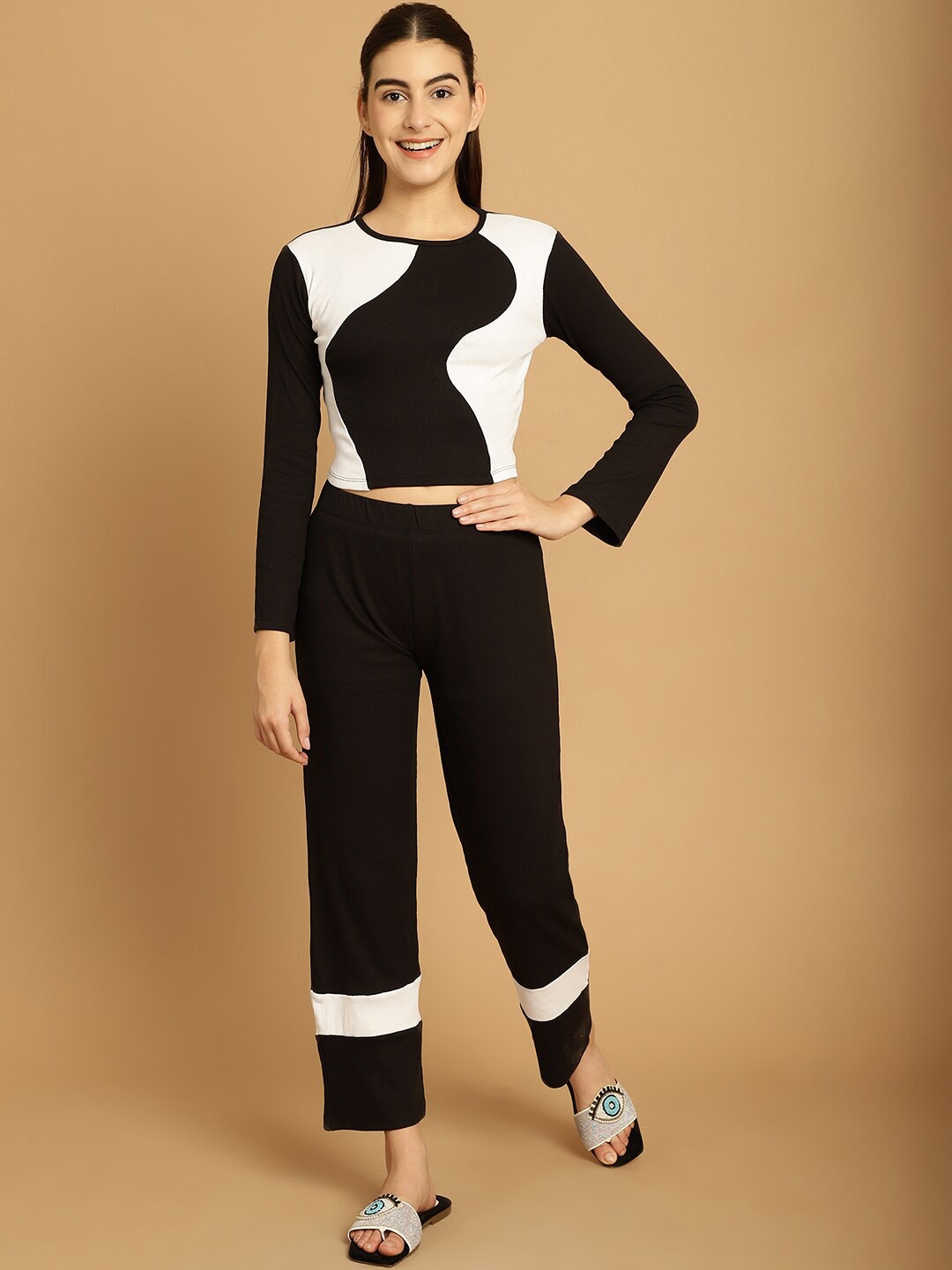 

TAG 7 Colourblocked Night Suit, Black