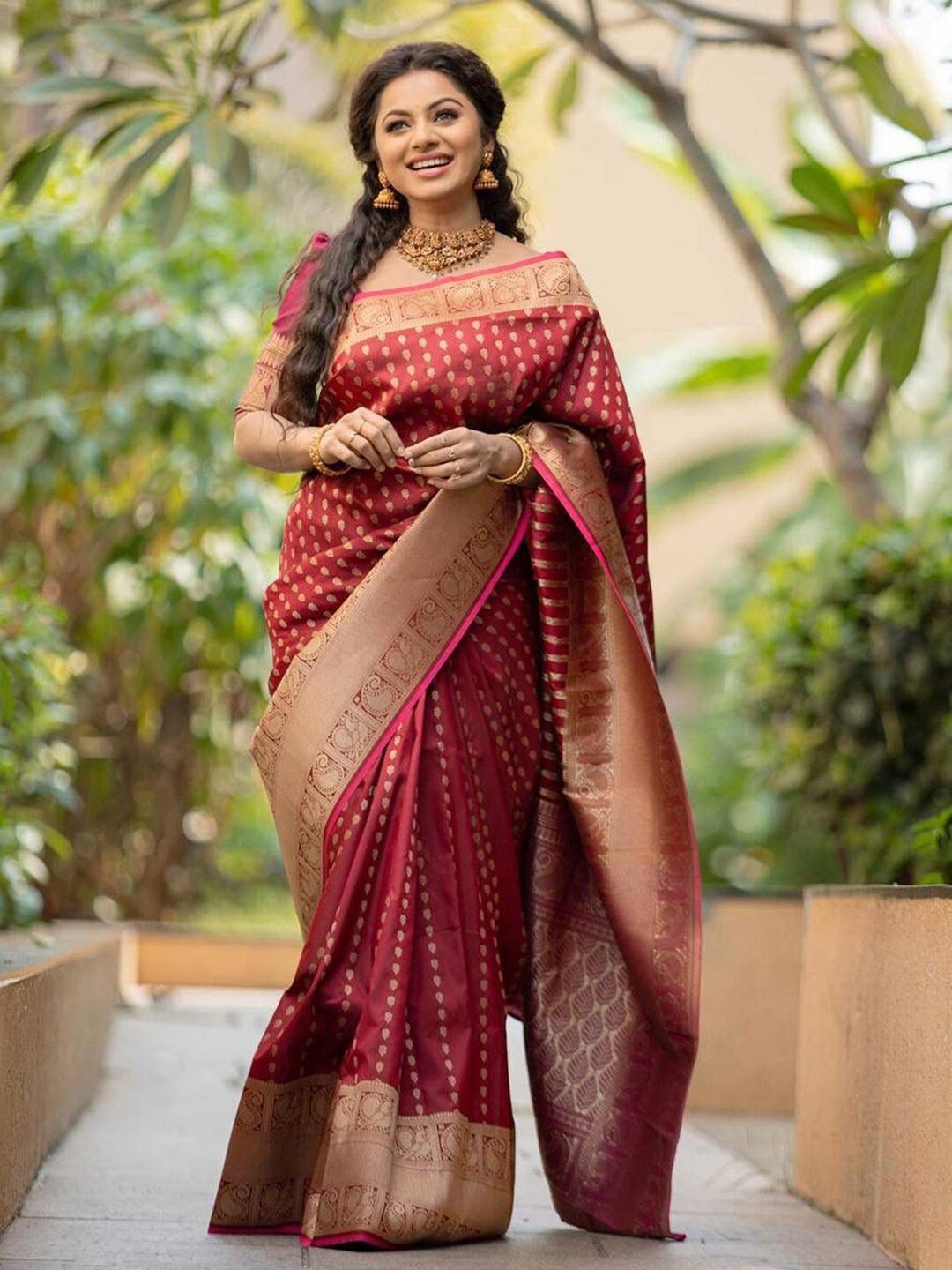 

KALINI Ethnic Motifs Woven Design Zari Banarasi Saree, Maroon