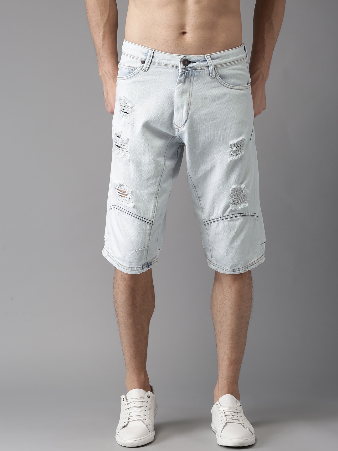 

HERE&NOW Men Blue Solid Regular Fit Distressed Denim Shorts