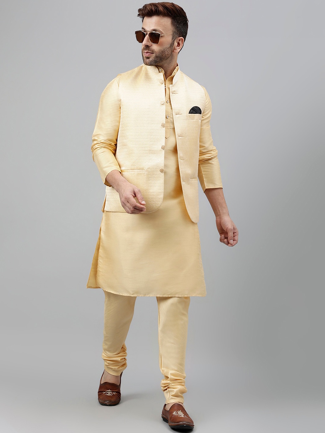 

Vgyaan Ethnic Motifs Kurta with Churidar And Nehru Jacket, Cream