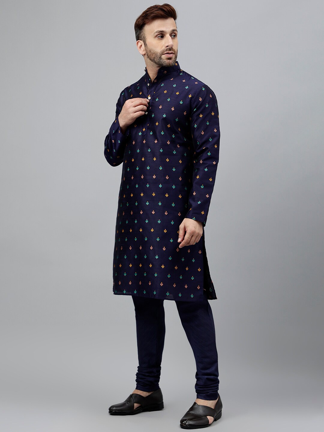 

Vgyaan Printed Mandarin Collar Kurta with Pyjamas, Navy blue