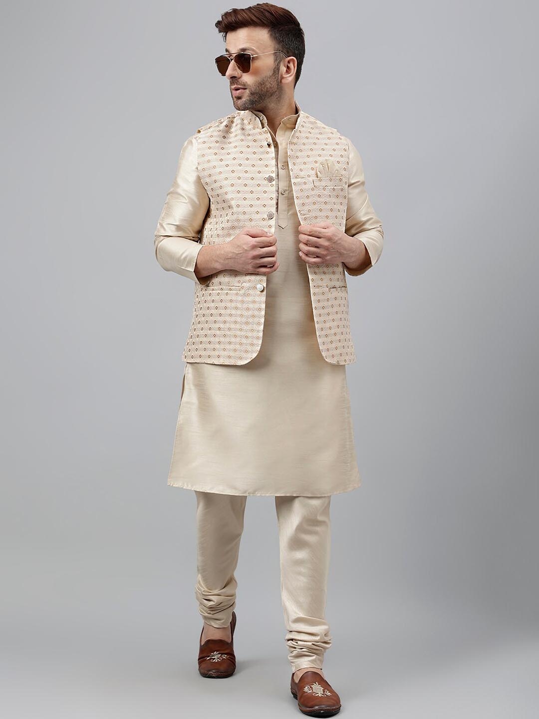 

Vgyaan Mandarin Collar Kurta with Pyjamas, Beige