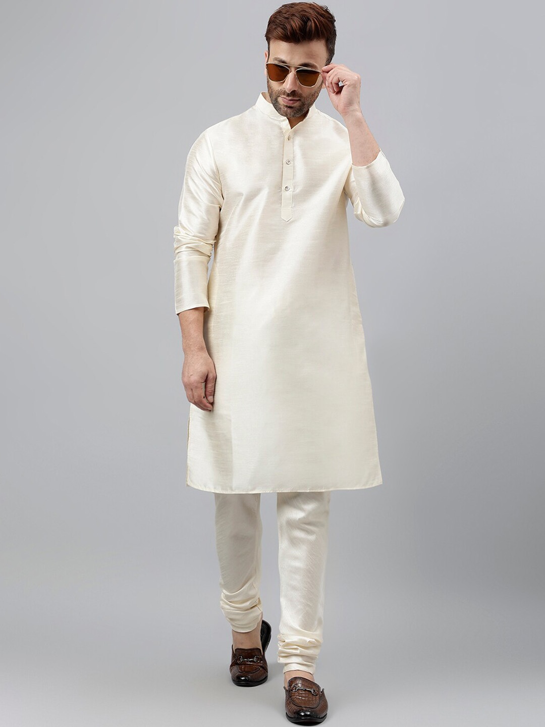 

Vgyaan Mandarin Collar Kurta with Pyjamas, Cream