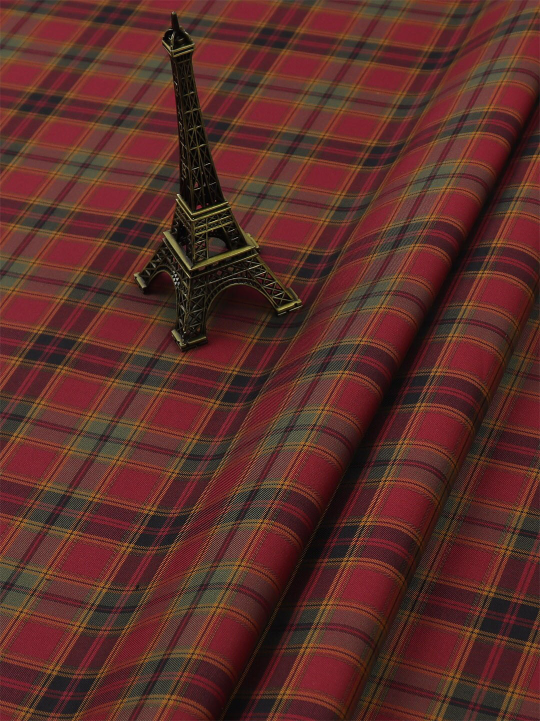 

Ramraj Men Checked Shirt Clothing Fabric, Red