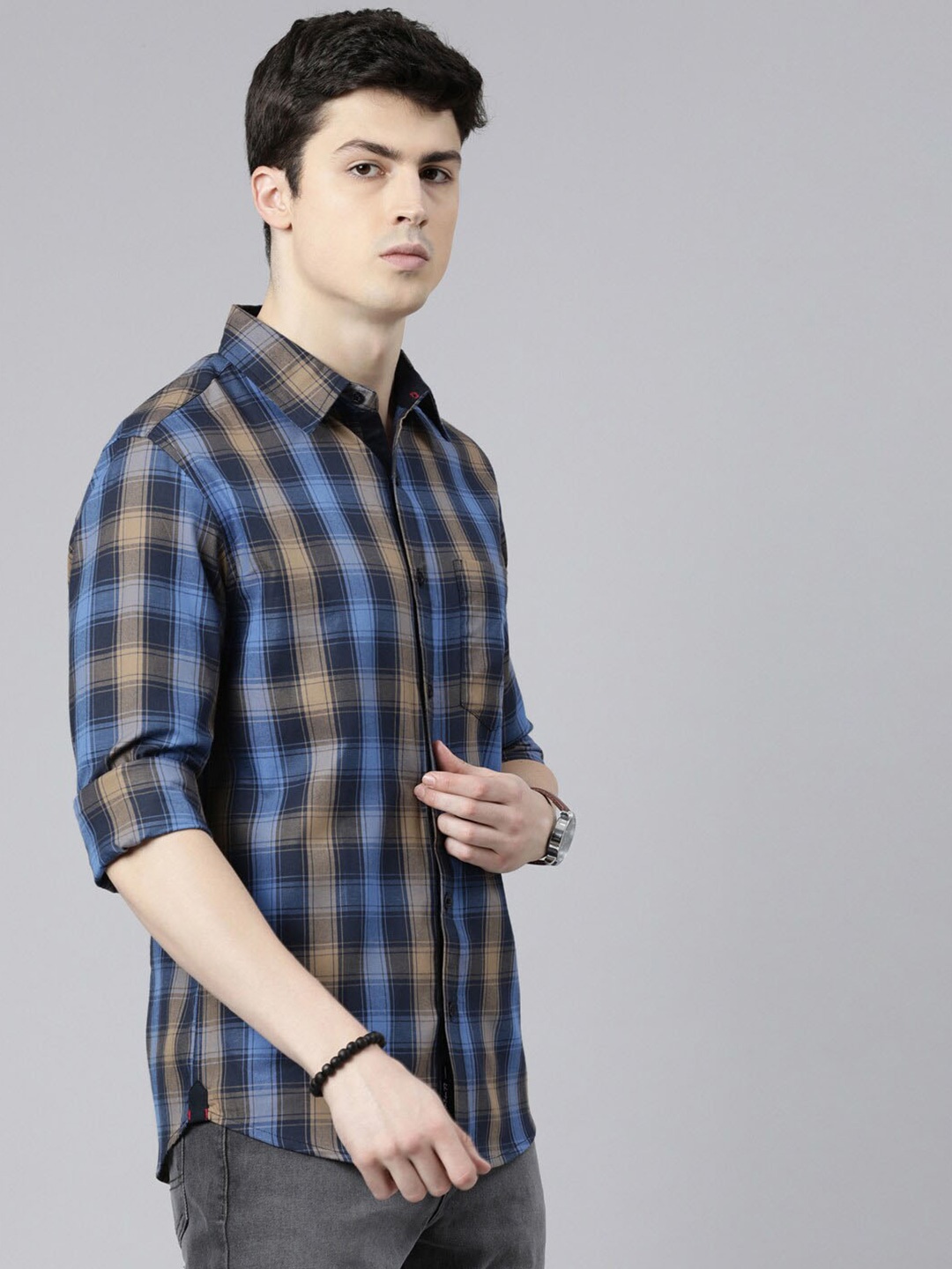 

Roadster Blue Slim-Fit Tartan Checks Pure Cotton Casual Shirts