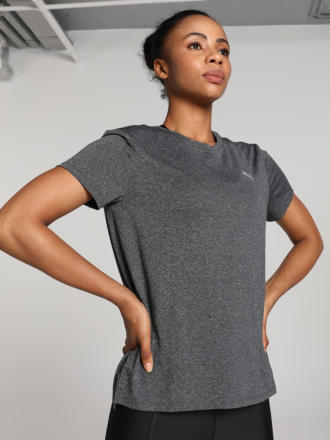 

Puma RUN FAVORITE Heather Round Neck Short Sleeves Tshirts, Black