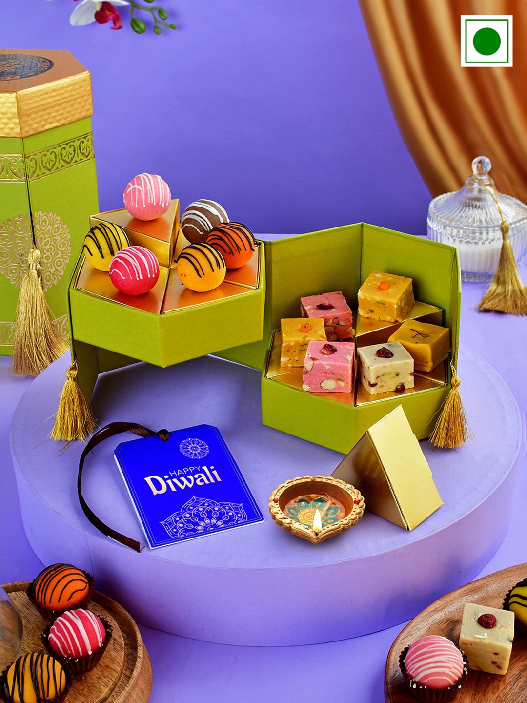 

RawFruit Diwali Sweet Gift Hamper, Green