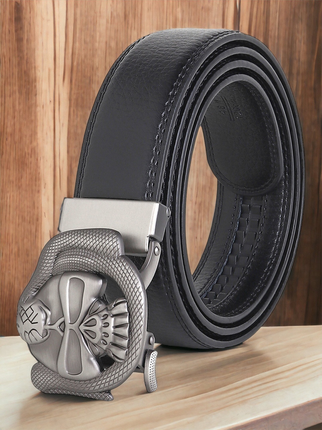 

The Roadster Lifestyle Co. Men Black Textured Vegan Leather Belt