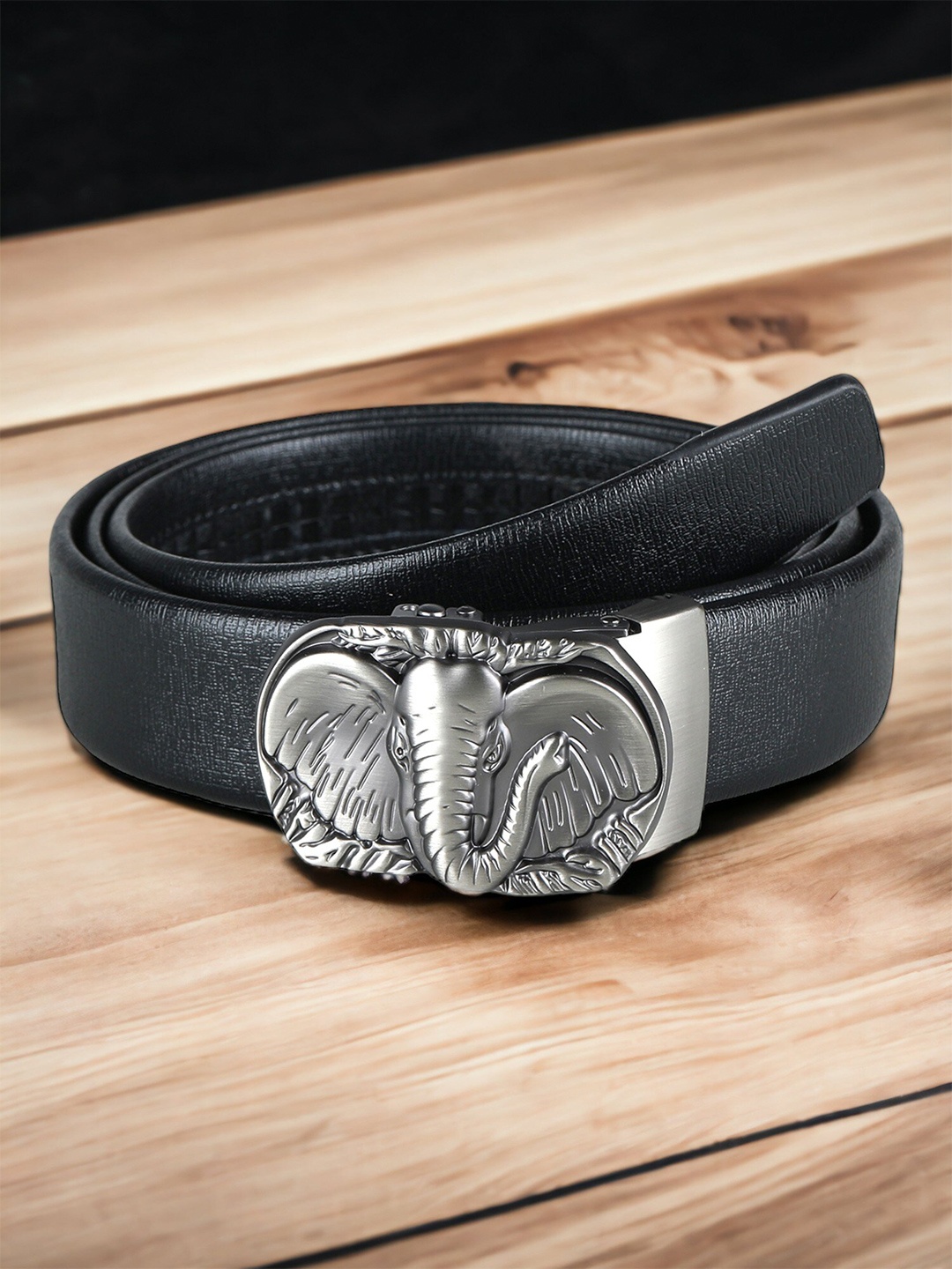 

The Roadster Lifestyle Co. Men Black Textured Vegan Leather Belt