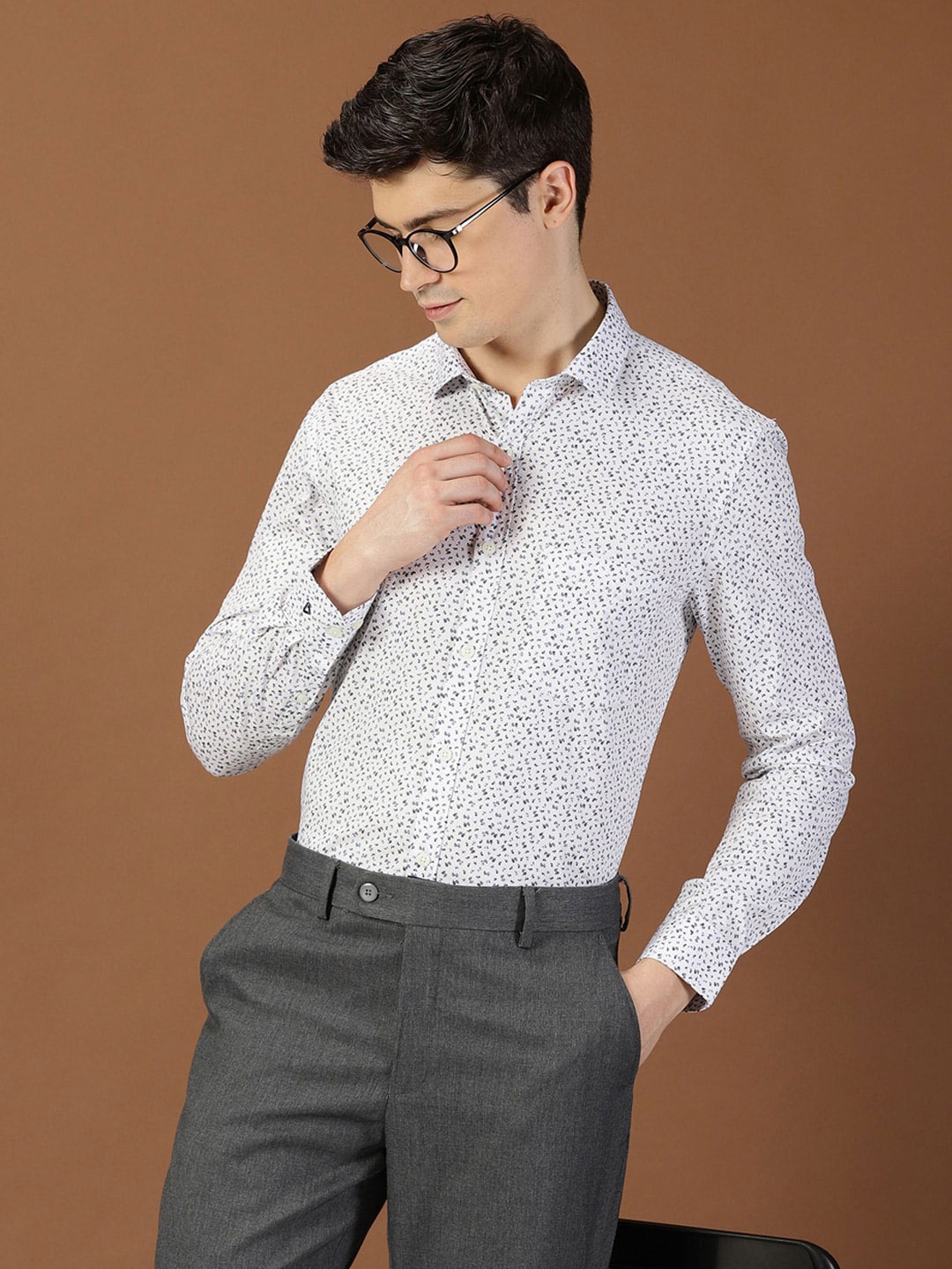 

INVICTUS Original Slim Fit Floral Printed Pure Cotton Formal Shirt, White