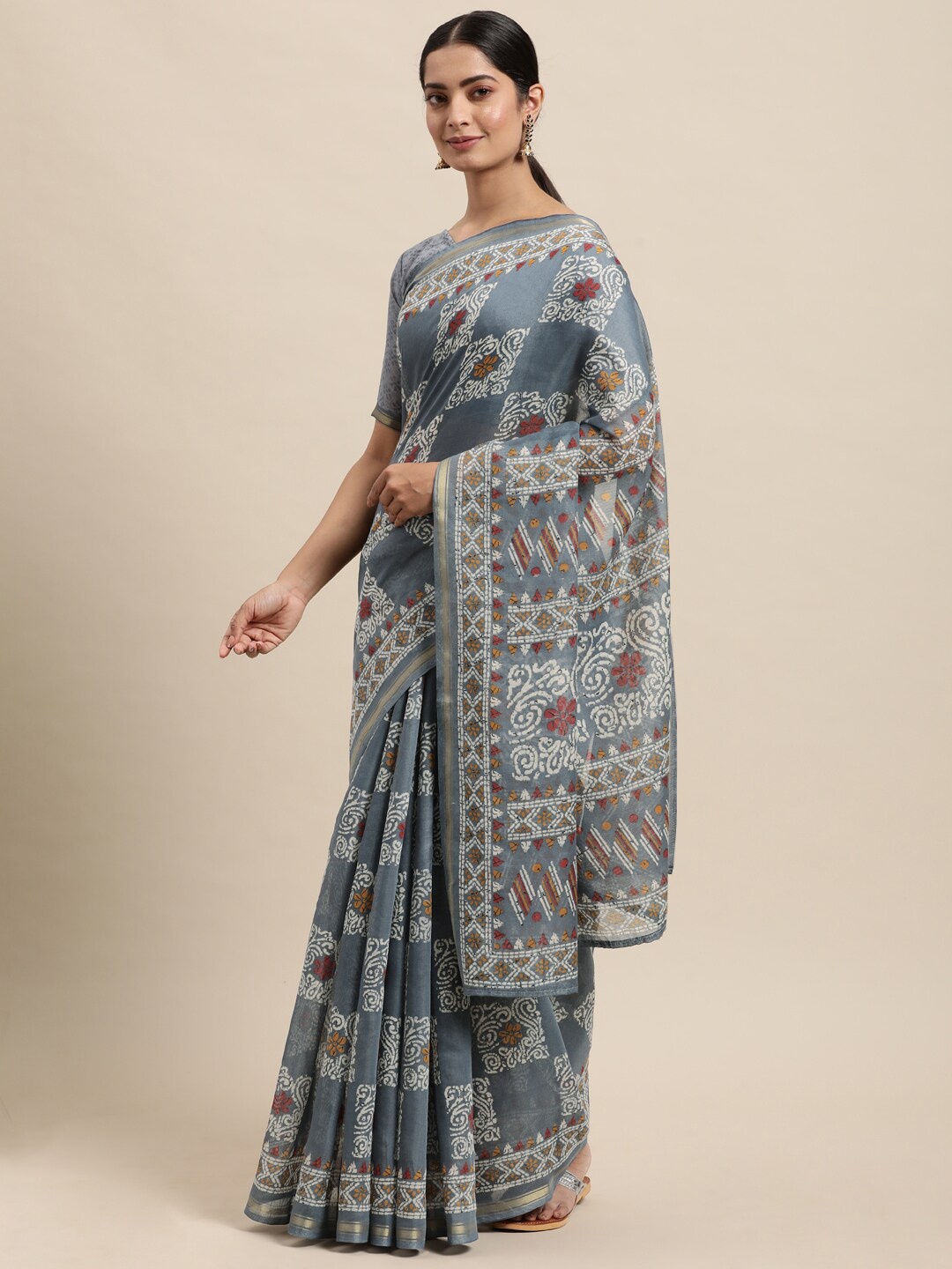 

Shaily Grey & White Ethnic Motifs Printed Block Print Saree
