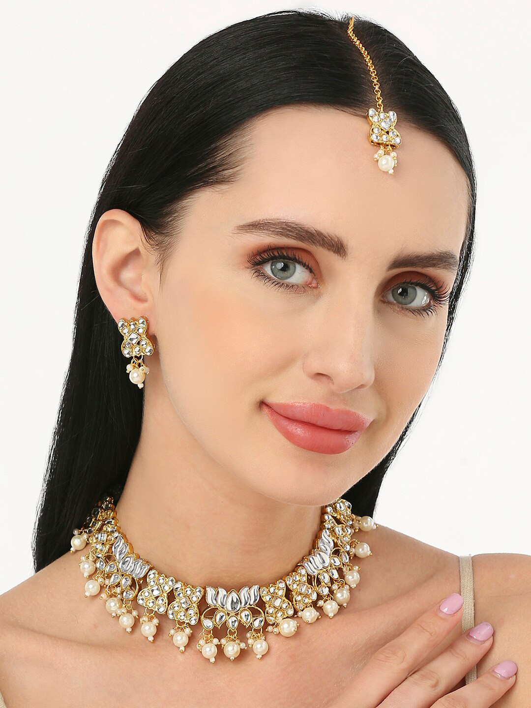 

OOMPH Gold-Plated Kundan Stone-Studded & Beaded Jewellery Set