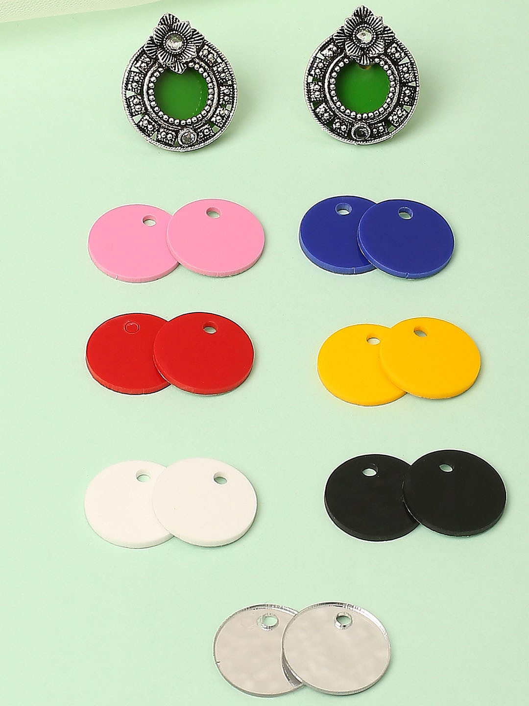 

OOMPH Circular Studs Earrings, Silver