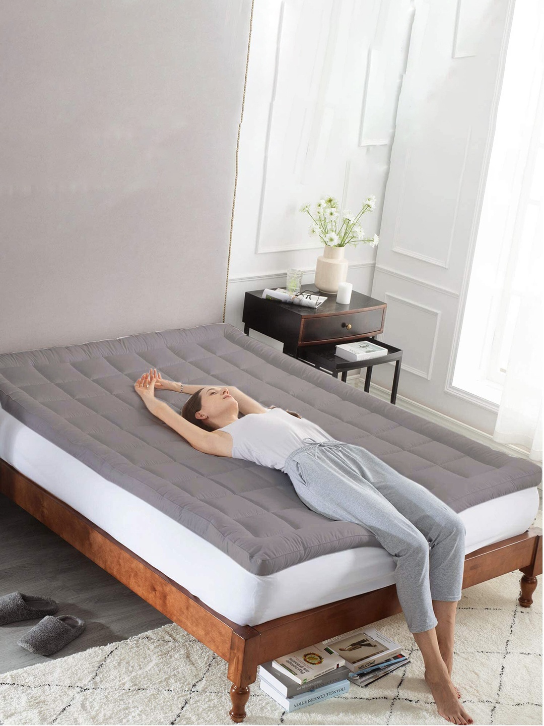 

RAASO Grey Microfiber 500 GSM Queen Size Mattress Topper