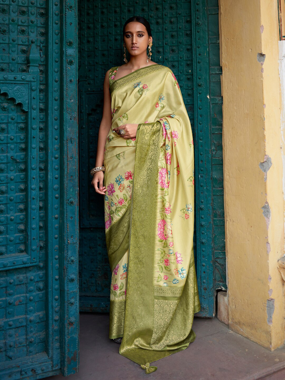 

Mitera Green & Pink Floral Printed Zari Sungudi Saree