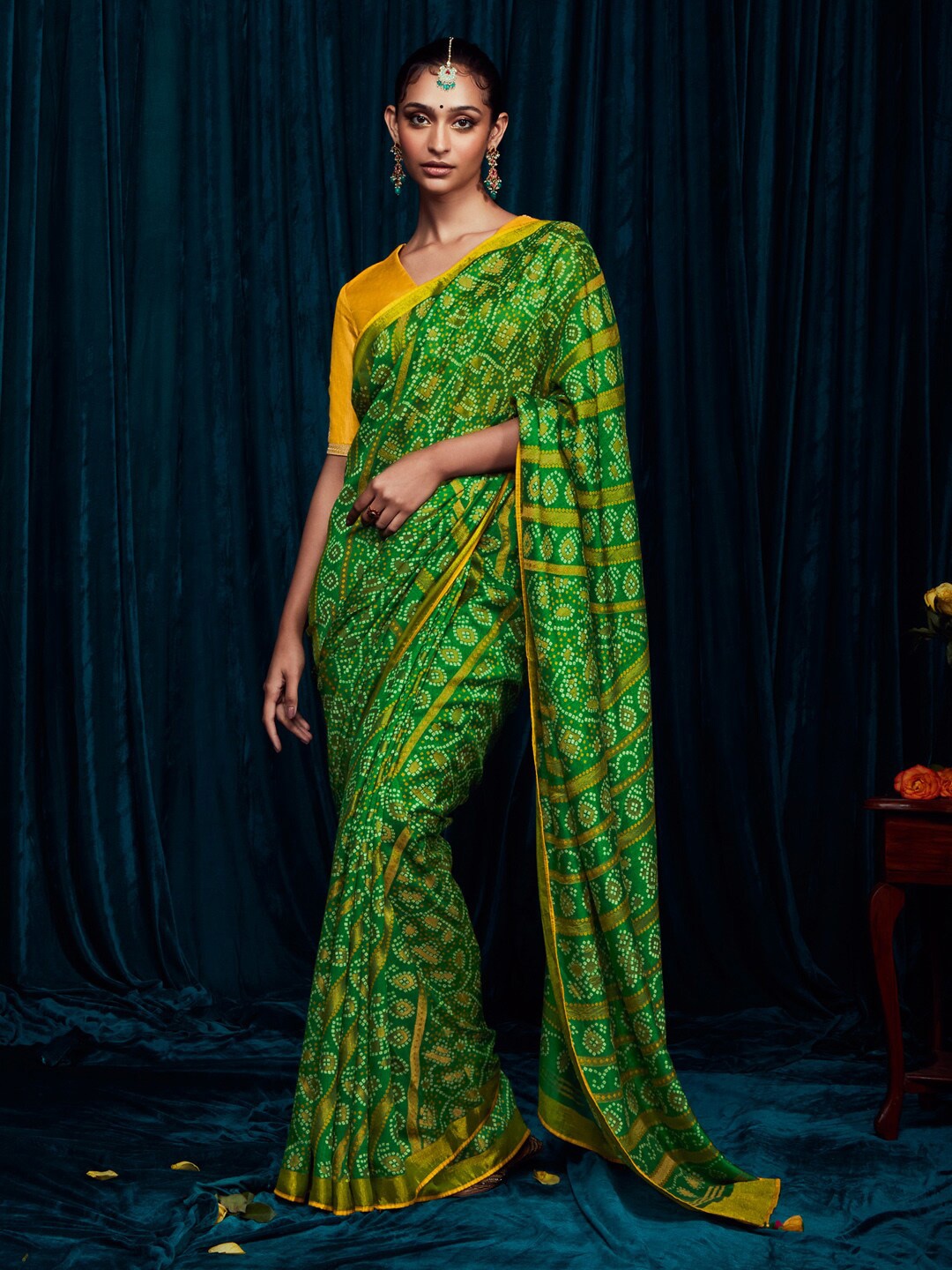 

Mitera Bandhani Printed Zari Brasso Bandhani Saree, Green