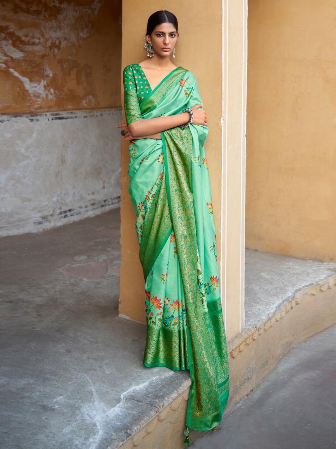 

Mitera Floral Printed Zari Sungudi Saree, Sea green