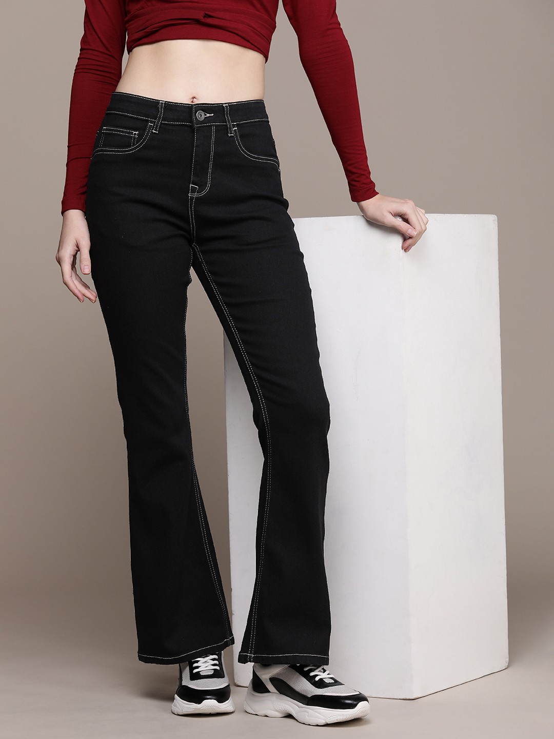 

The Roadster Life Co. Women Flared High Rise Stretchable Jeans, Black