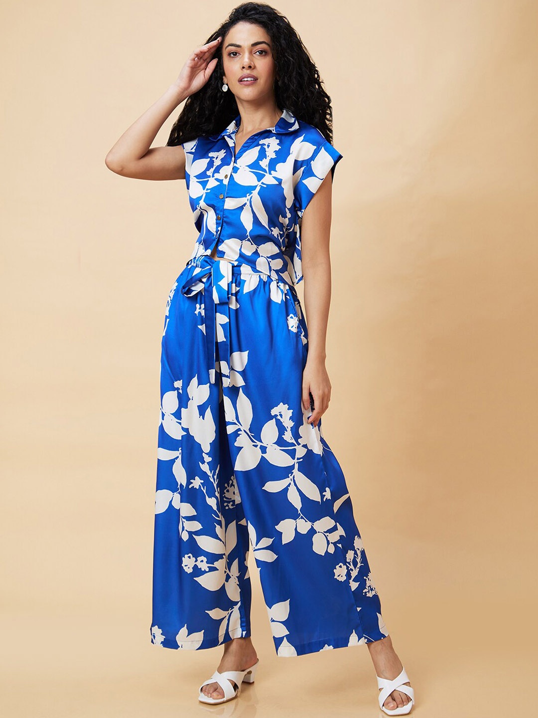 

Globus Women Blue Floral Print Casual Co-Ord Set With Top & Palazzo