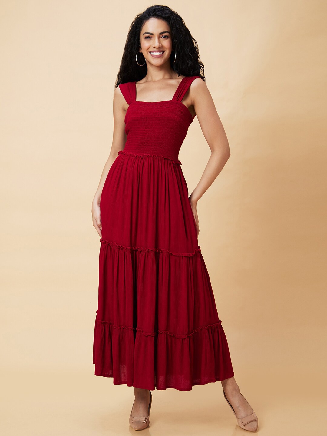 

Globus Maroon Smocked Shoulder Strapped Tiered Fit And Flare Midi Dress