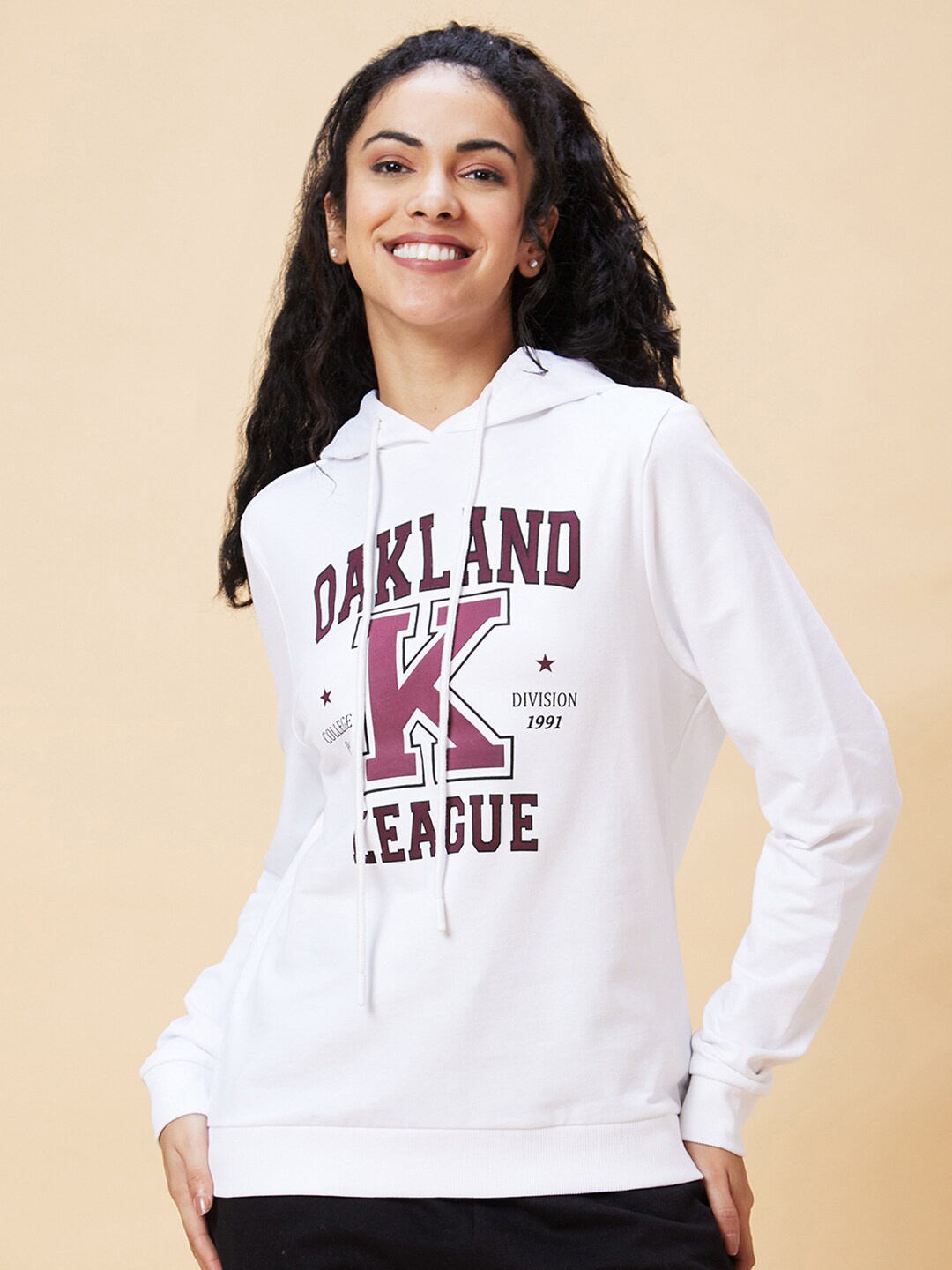 

Globus White Typography Printed Hooded Pure Cotton Pullover