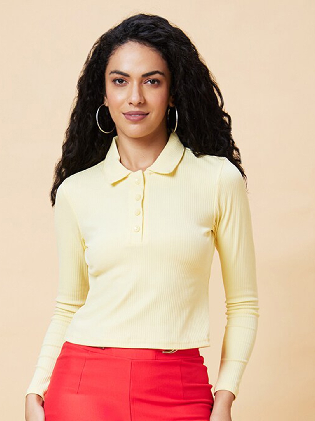 

Globus Yellow Ribbed Shirt Collar Fitted Top