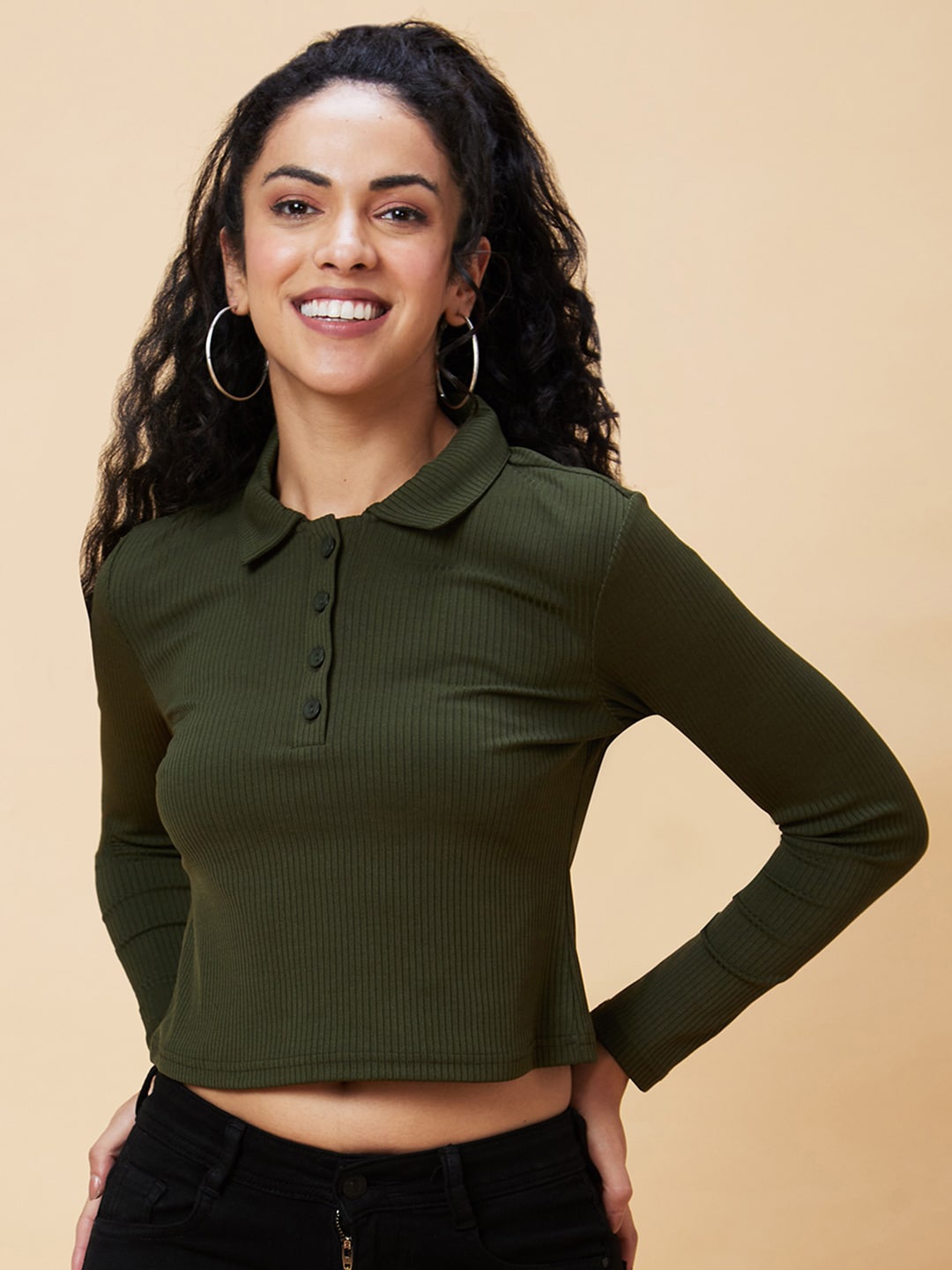 

Globus Olive Green Shirt Collar Crop Top
