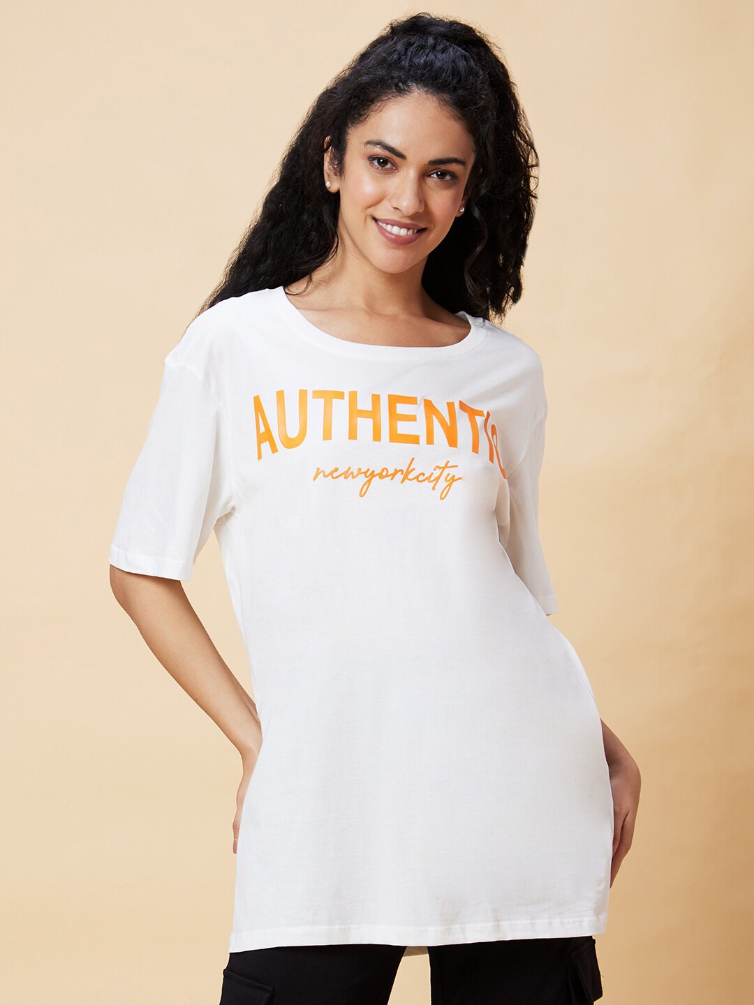 

Globus White Typography Printed Pure Cotton Oversized T-shirt
