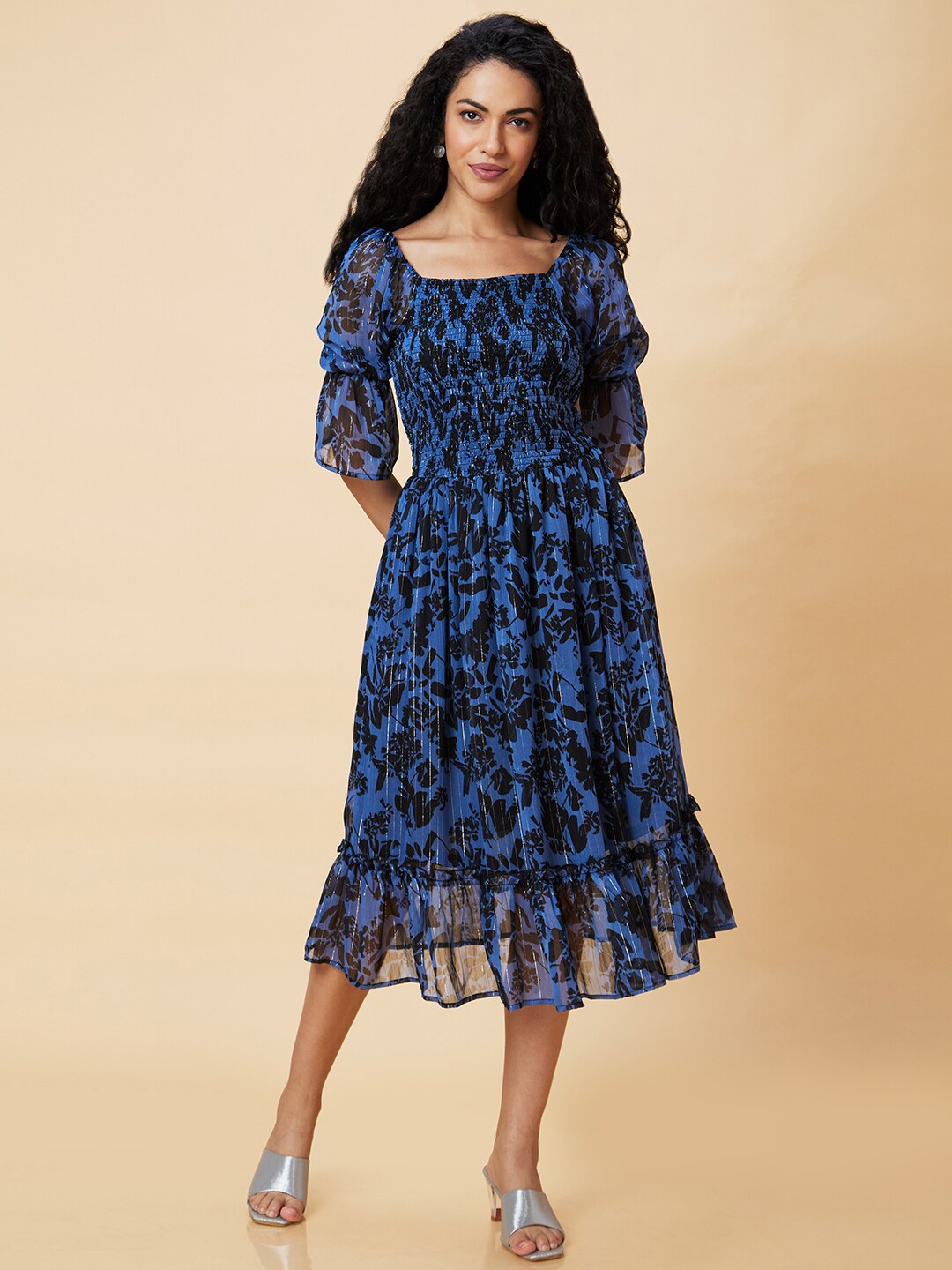 Globus Blue Floral Printed Square Neck Puff Sleeve Smocked Tiered A-Line Midi Dress