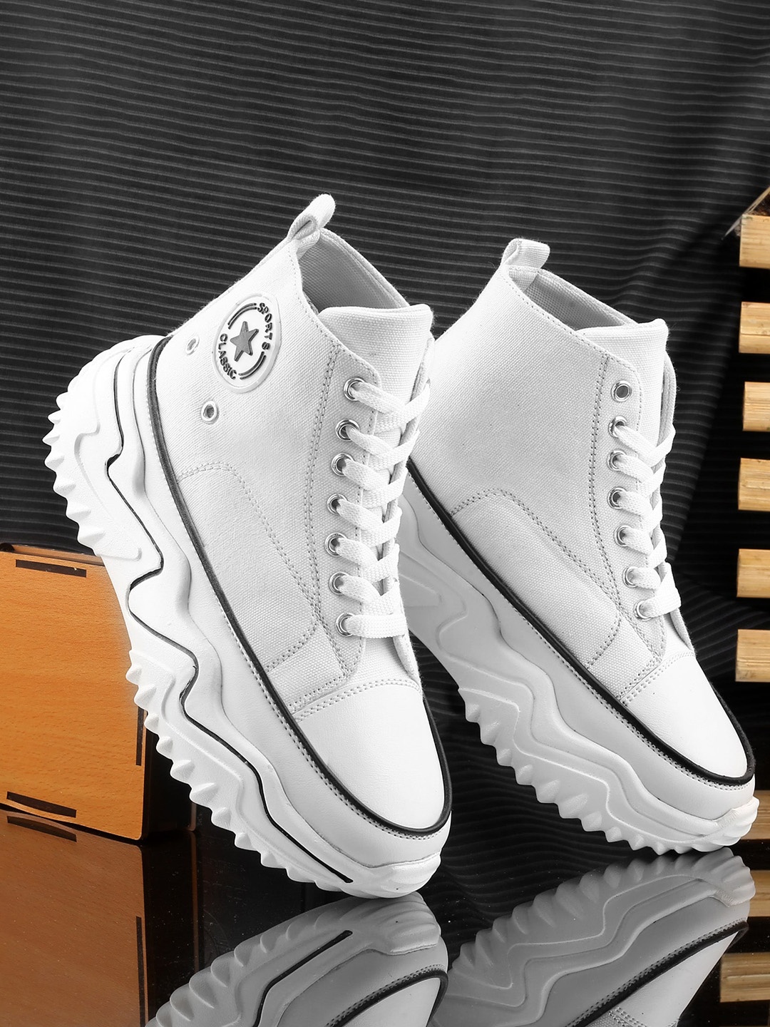 

The Roadster Lifestyle Co. Trendy High Casual Shoes, White