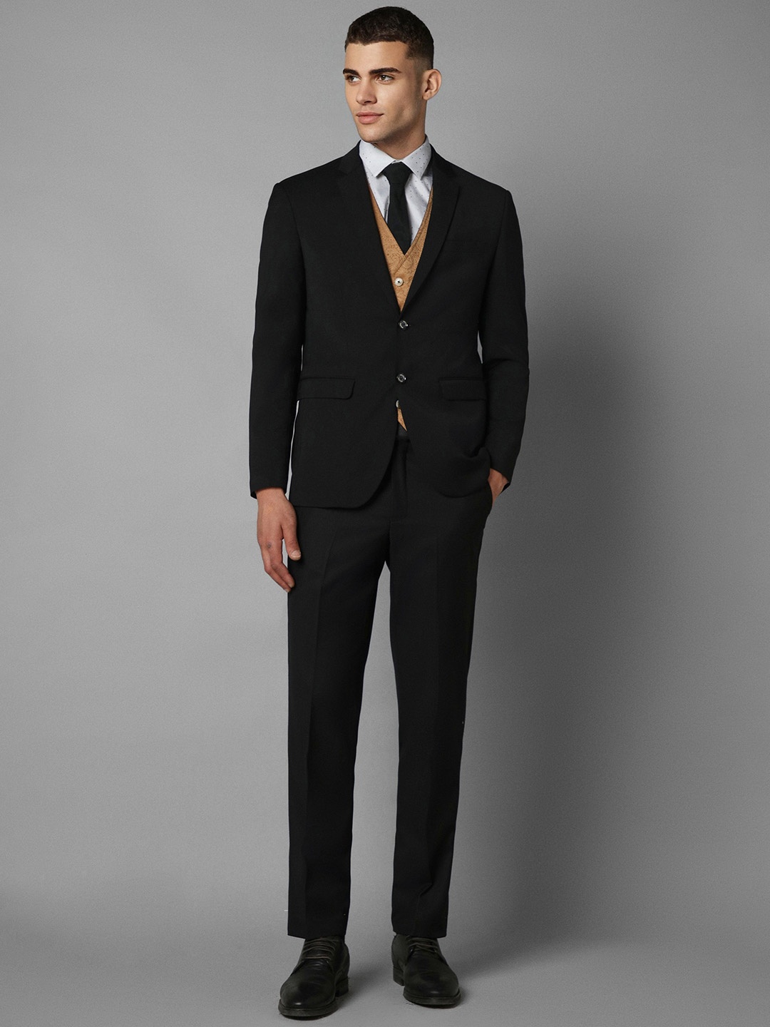 

Allen Solly Slim-Fit Notched Lapel Single-Breasted Formal Three-Piece Suit, Black