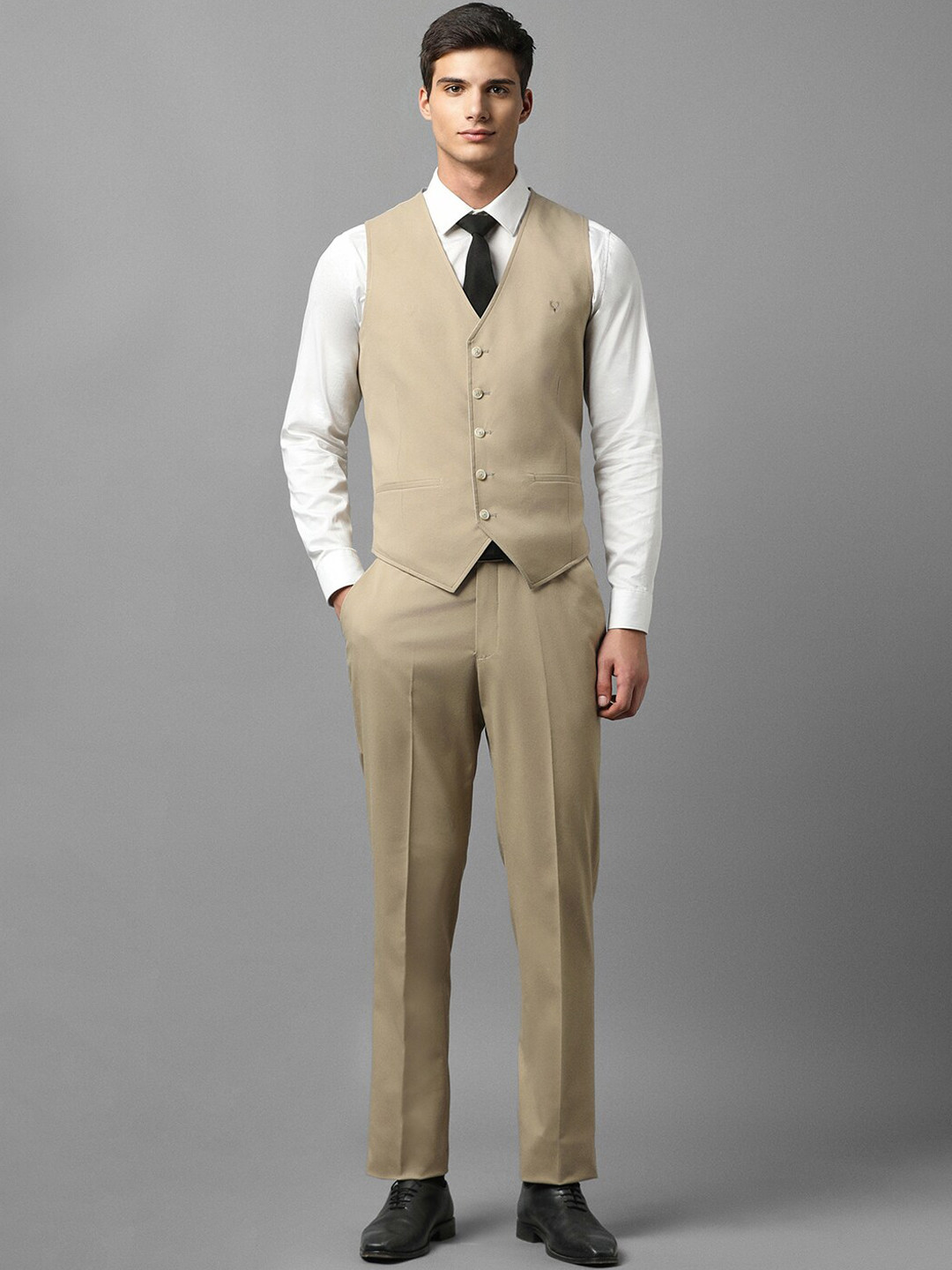 

Allen Solly Slim Fit Notched Lapel Single-Breasted Slim-Fit 3-Piece Suit, Beige