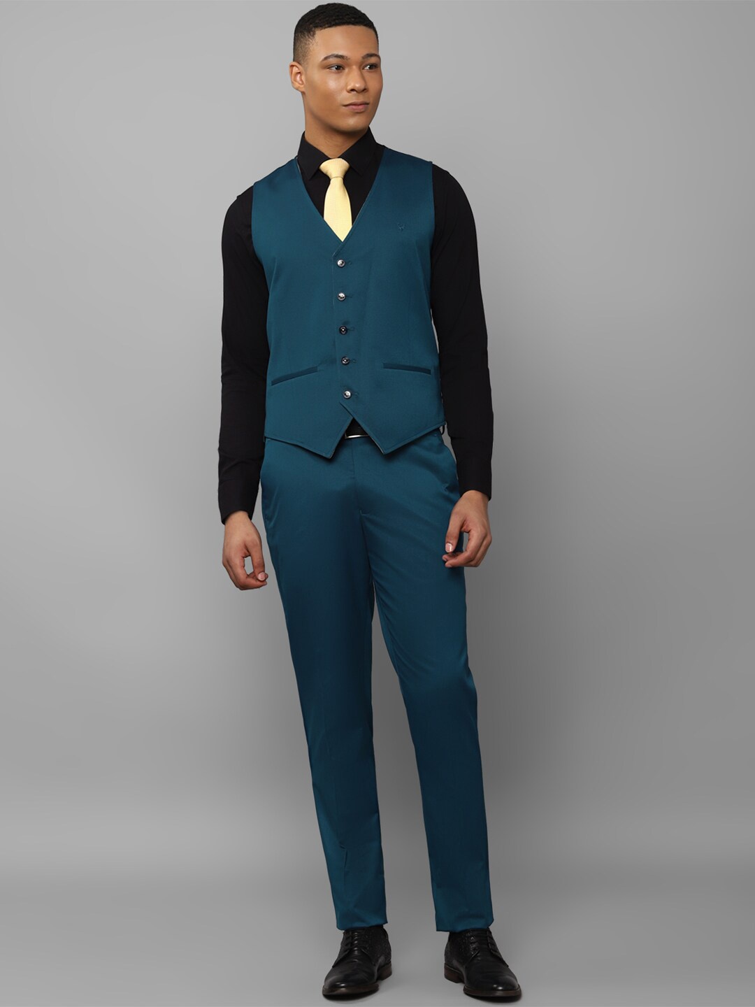 

Allen Solly Slim Fit Notched Lapel Single-Breasted Slim-Fit Three-Piece Suit, Blue