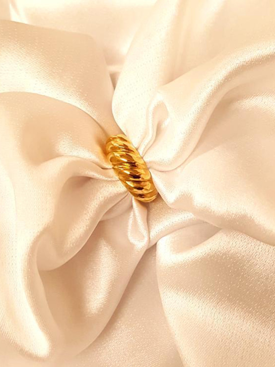 

ISHKAARA Gold-Plated Stainless Steel Croissant Finger Ring
