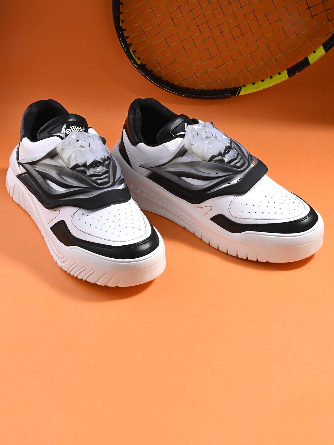 

Vellinto Men Dark-Knight Colourblocked Quick-Drying Walking Sneakers, White