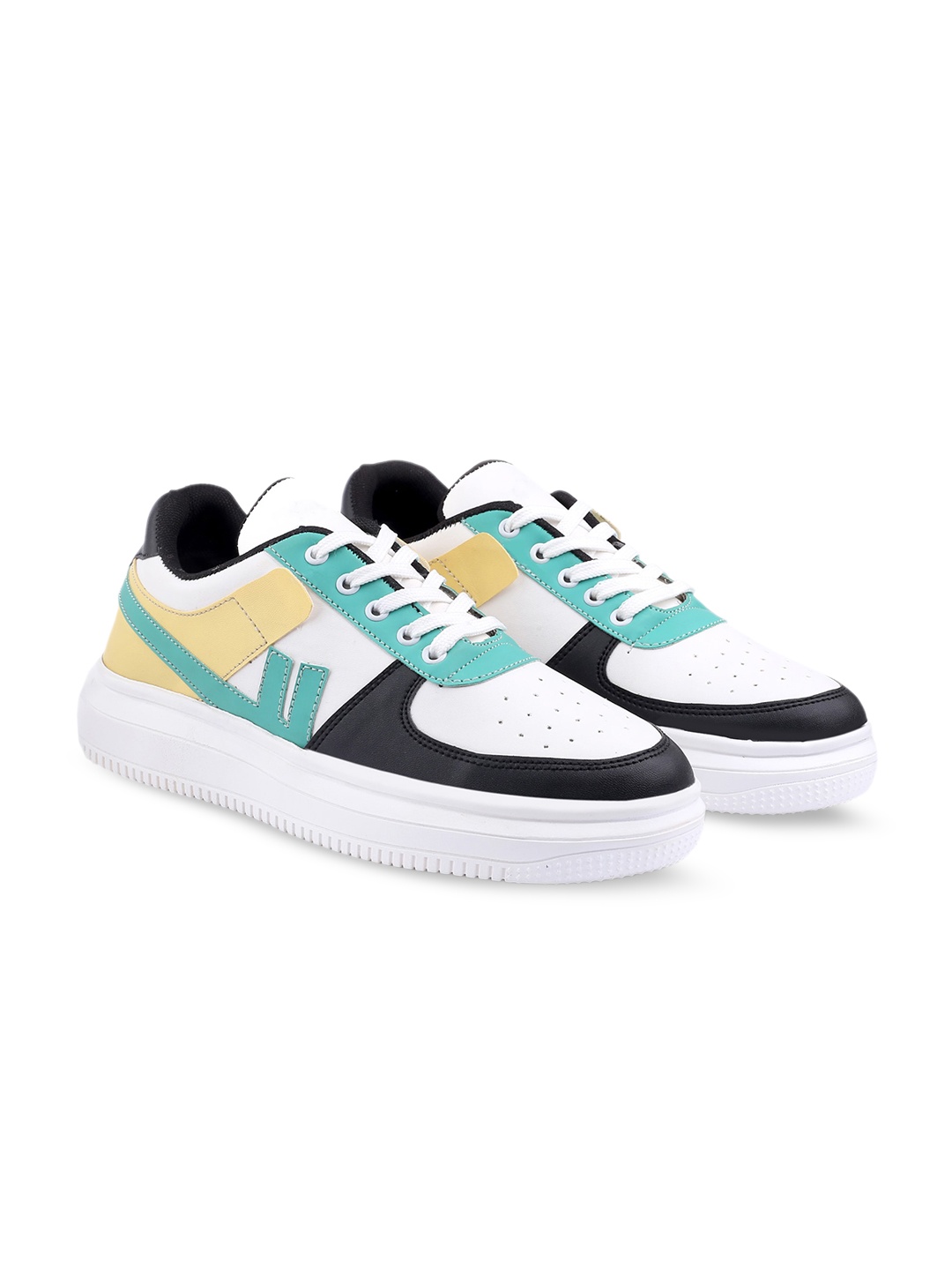 

The Roadster Lifestyle Co. Men White Colourblocked Lightweight Skates Street Sneakers