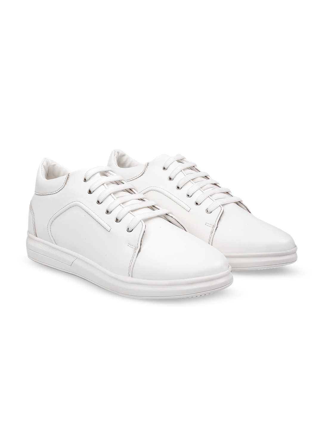 

The Roadster Lifestyle Co. Men White Lightweight Skates Street Sneakers
