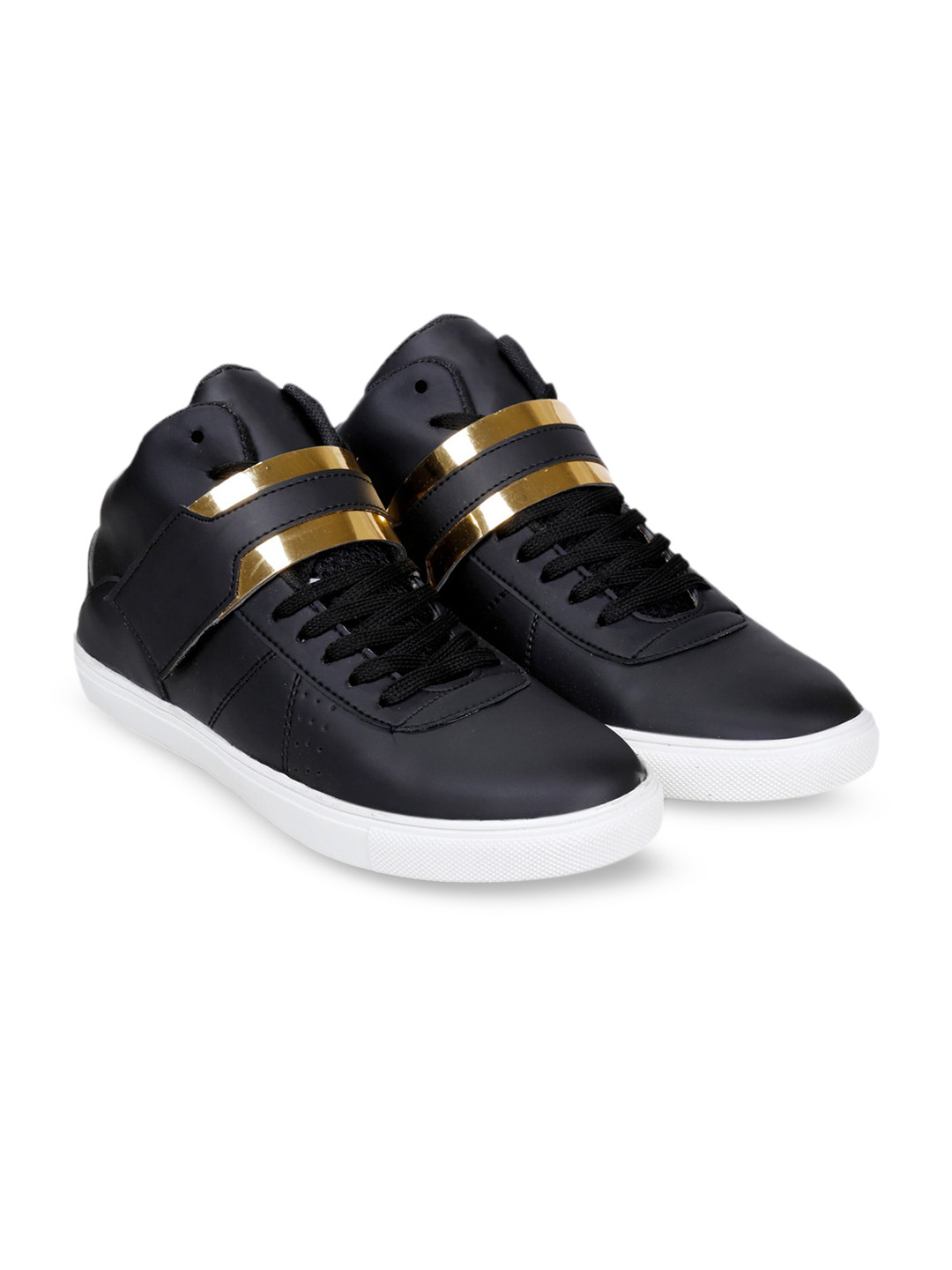 

The Roadster Lifestyle Co. Men Black & White Lightweight Skates Street Sneakers
