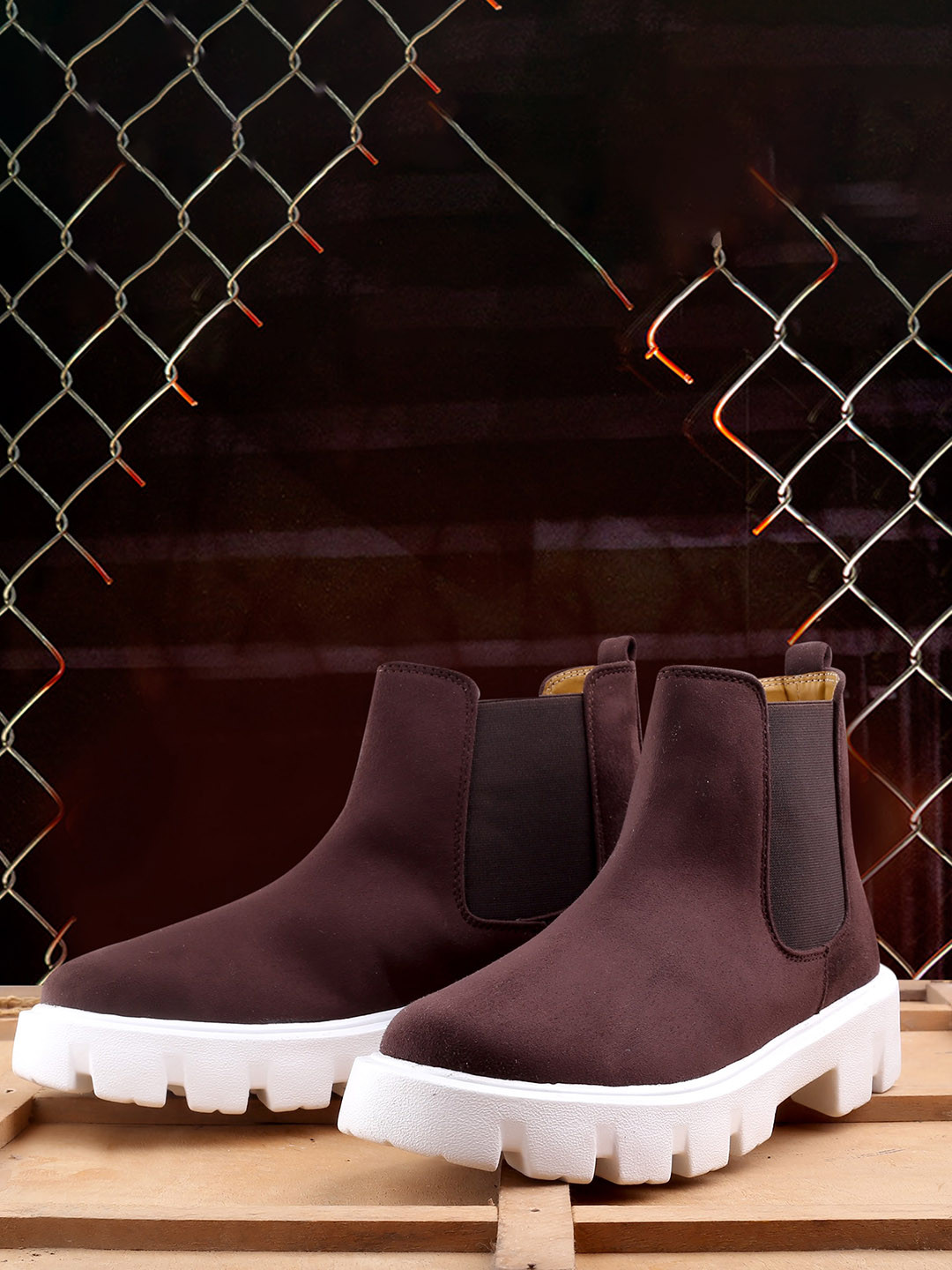 

The Roadster Lifestyle Co. Men Suede Mid-Top Chelsea Boots, Brown