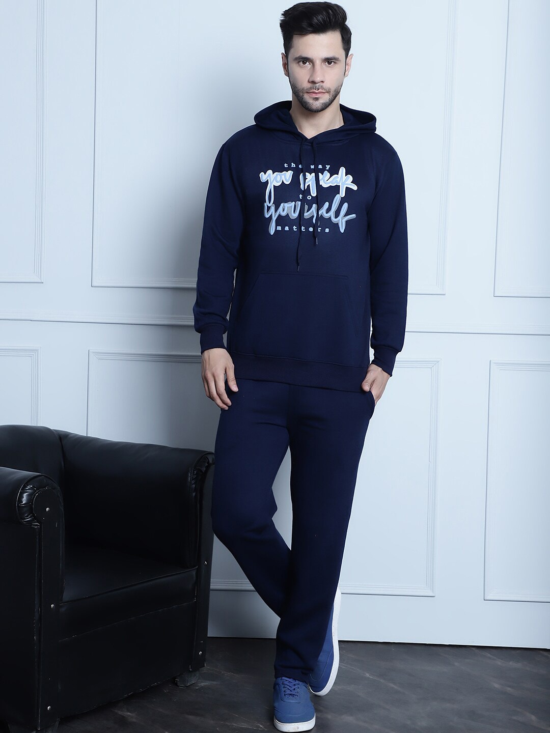 

VIMAL JONNEY Typography Printed Hooded Sweatshirt With Trouser, Navy blue