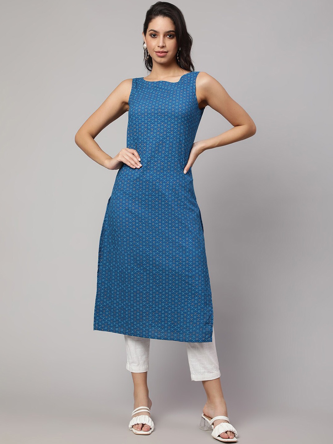 

Nayo Geometric Printed Sleeveless Cotton Kurta, Blue