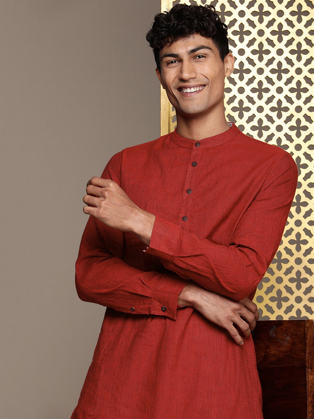 

House of Pataudi Pure Cotton Kurta with Pyjamas, Red