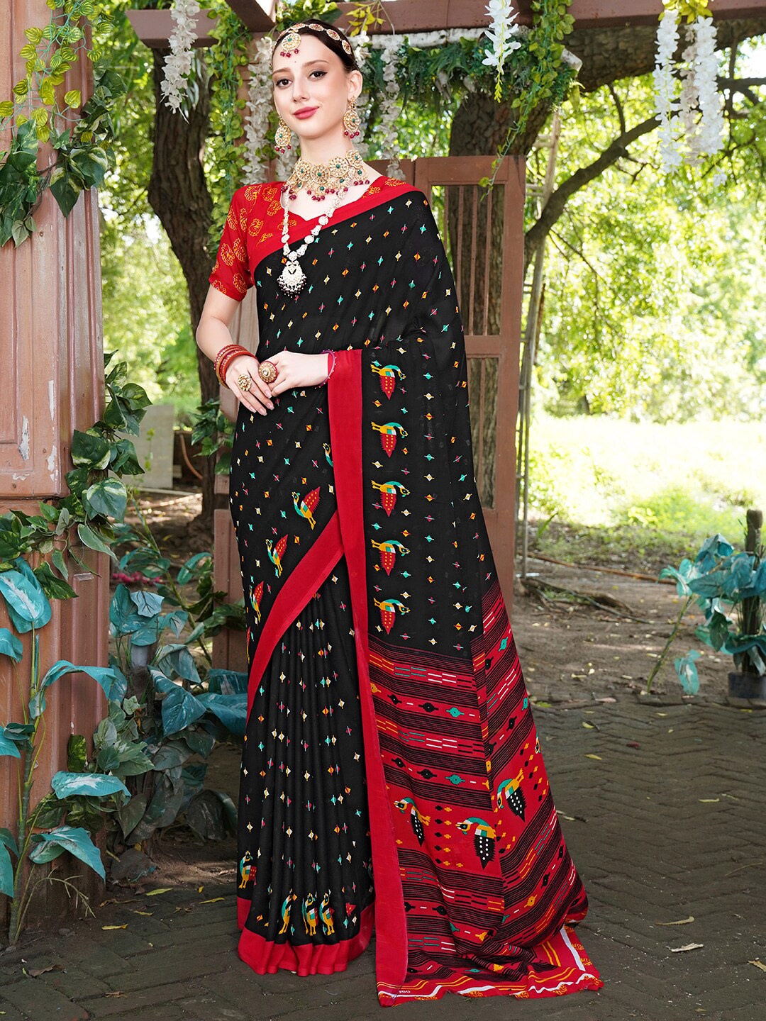 

Anouk Rustic Black & Red Geometric Printed Saree