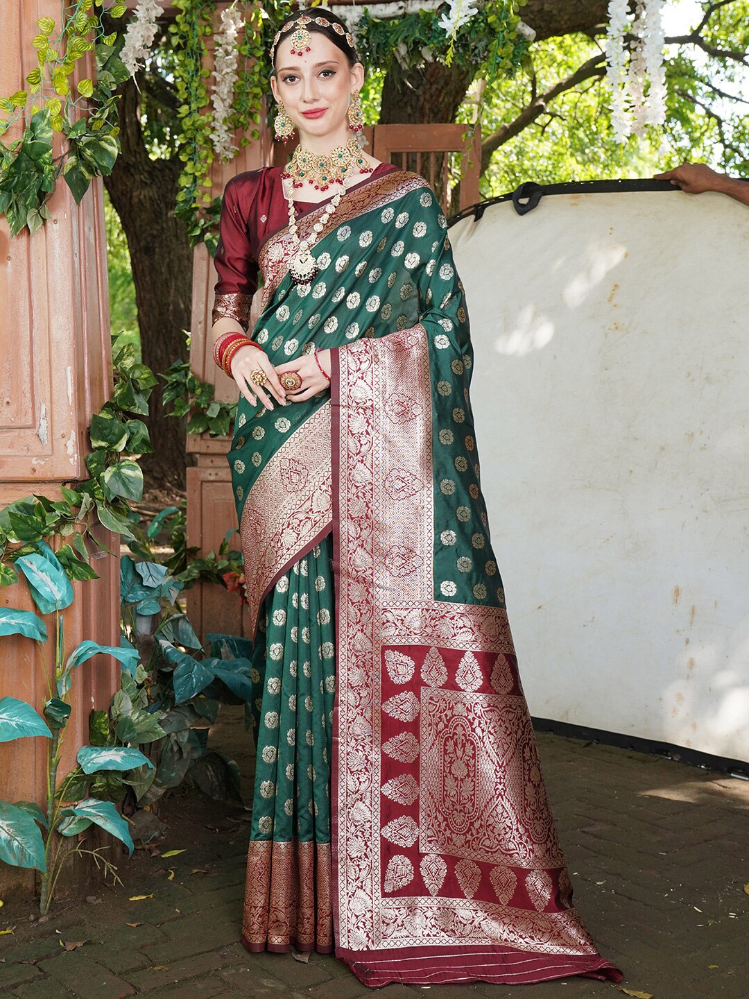 

Anouk Green & Maroon Ethnic Motifs Woven Design Banarasi Saree