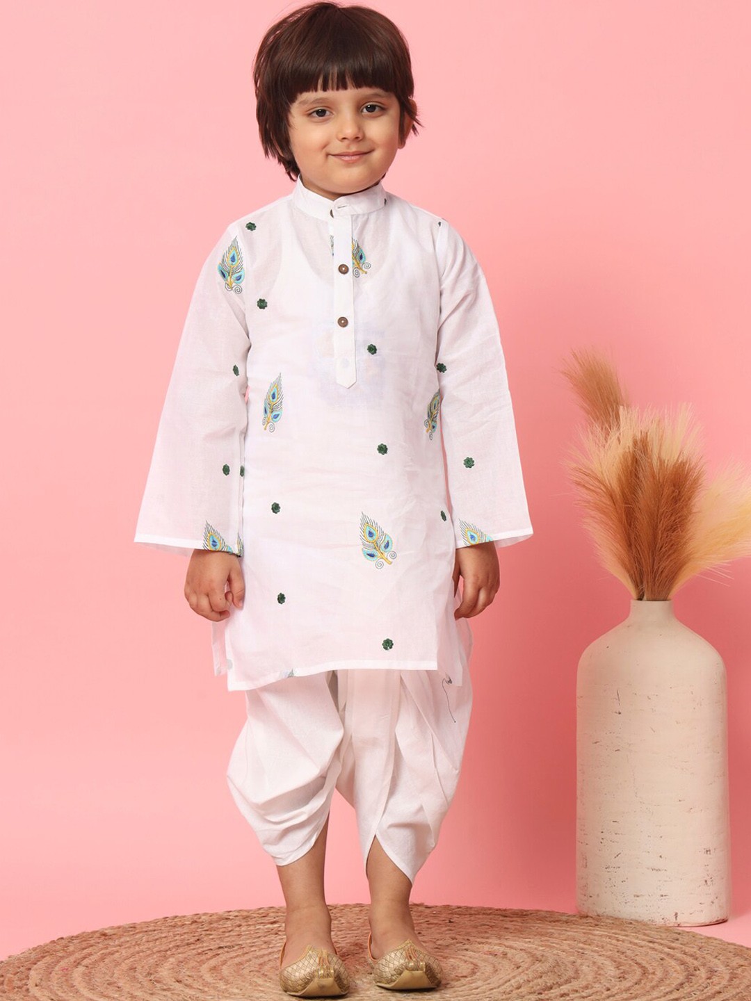 

Readiprint Fashions Boys Ethnic Motifs Embroidered Pure Cotton Kurta With Dhoti Pants, White